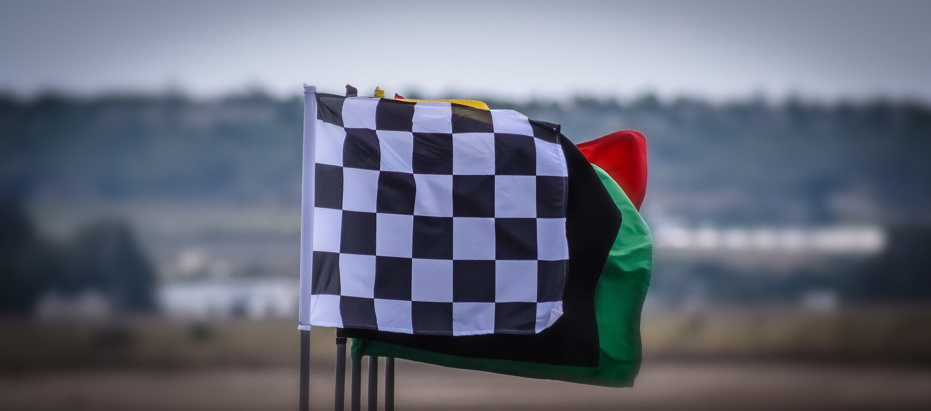 what-does-the-checkered-flag-mean-nascar-nascar-explained