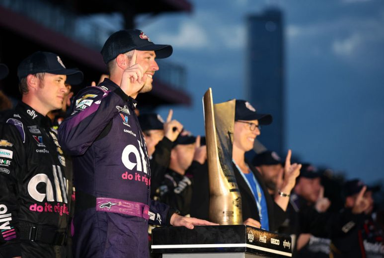 Alex Bowman Ends 80-Race Winless Streak with Victory at Chicago Street ...