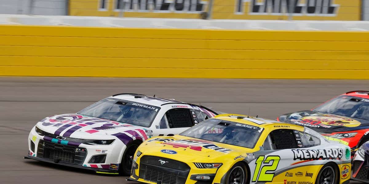 Are NASCAR engines fuel injected?