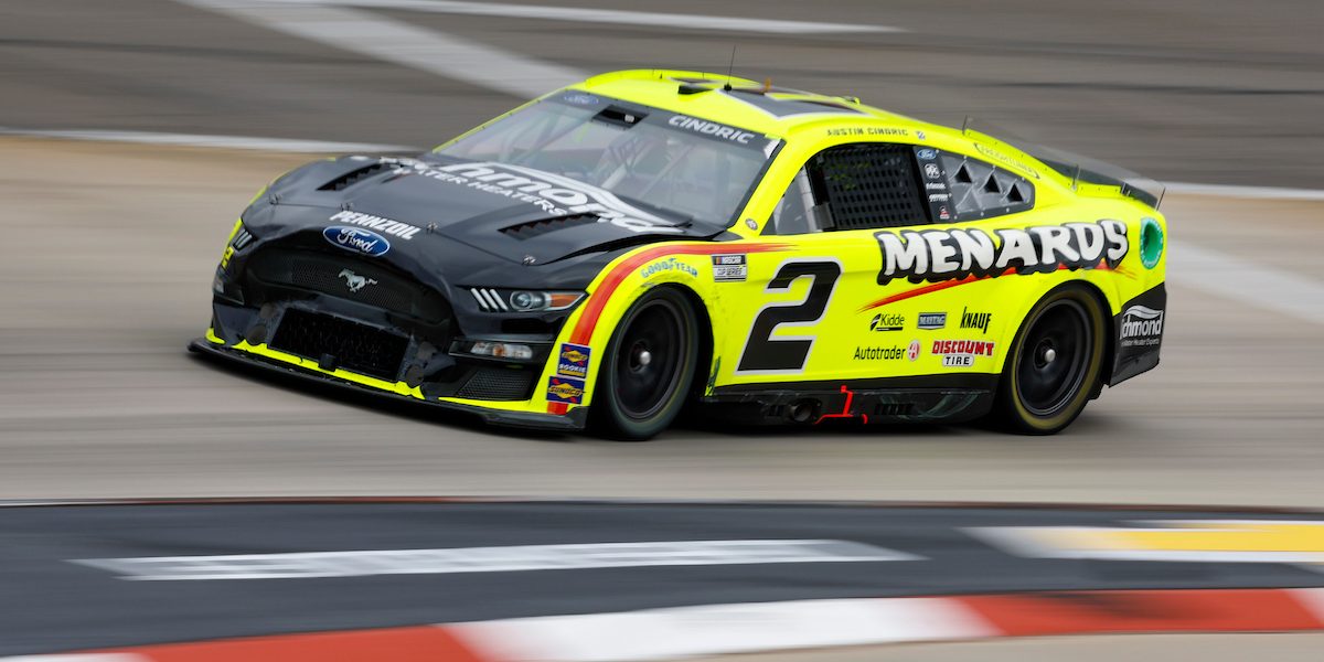 #2: Austin Cindric, Team Penske, Menards/Richmond Ford Mustang