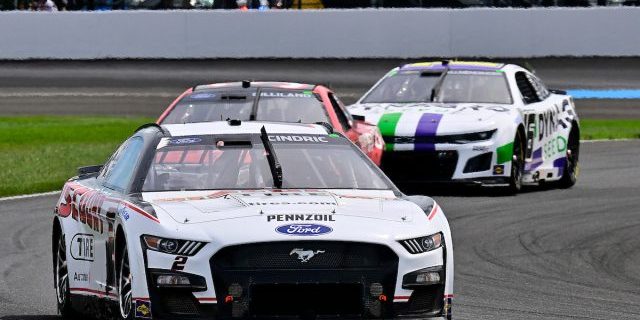 #2: Austin Cindric, Team Penske, Discount Tire Ford Mustang